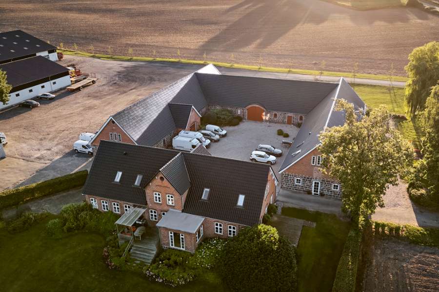 Vom Lehnshof zum zukunftssicheren Landwirtschaftsbetrieb mit modernen Stahlprofilen, 