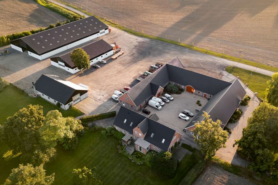 Vom Lehnshof zum zukunftssicheren Landwirtschaftsbetrieb mit modernen Stahlprofilen, 